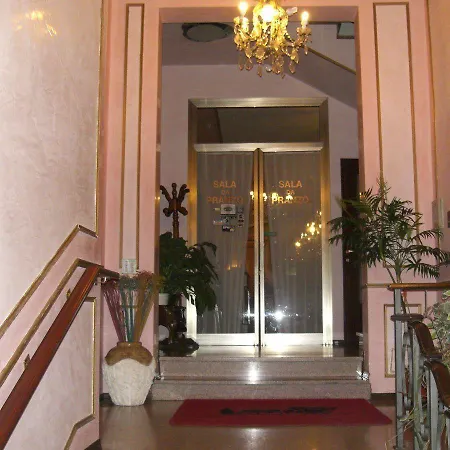 Hotel Parmigiano 3*