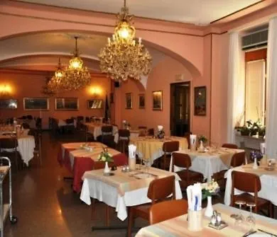 Parmigiano Hotel 3*