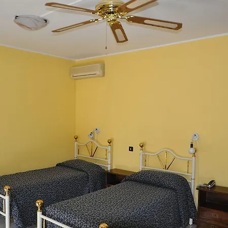 Hotel Parmigiano 3*
